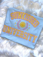 Load image into Gallery viewer, SUNKISSED UNIVERSITY (D313)
